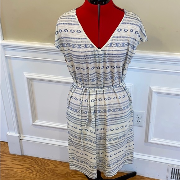 Lucky Brand Dresses & Skirts - EUC Lucky Brand Blue Pattern Dress